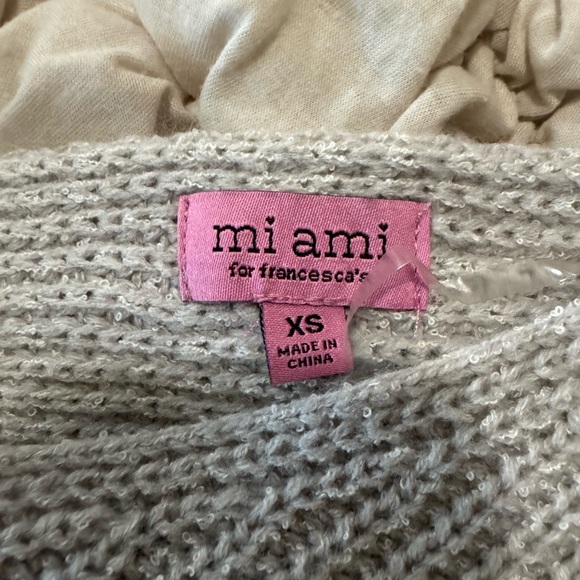 Miami Gray V-Neck Sweater with Ribbed Knit Texture - Picture 2 of 4